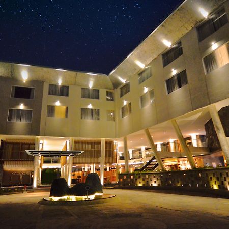 Отель The 1O1 Bali Fontana Seminyak Легиан Экстерьер фото