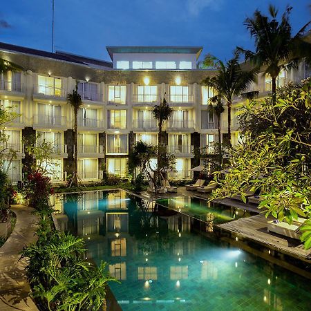 Отель The 1O1 Bali Fontana Seminyak Легиан Экстерьер фото