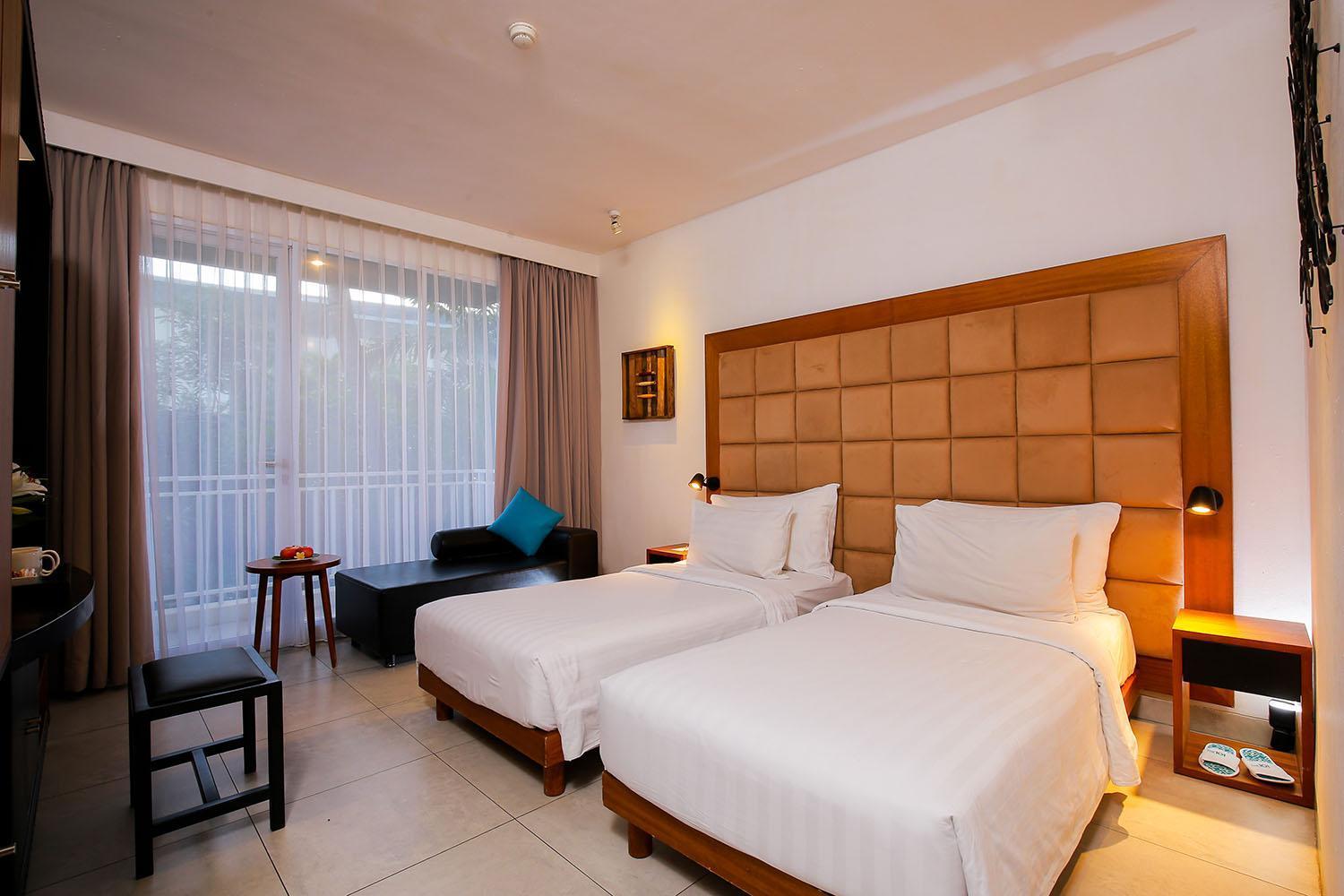 Отель The 1O1 Bali Fontana Seminyak Легиан Экстерьер фото